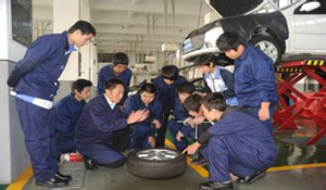 汽車檢測與維修技術(shù)專業(yè)