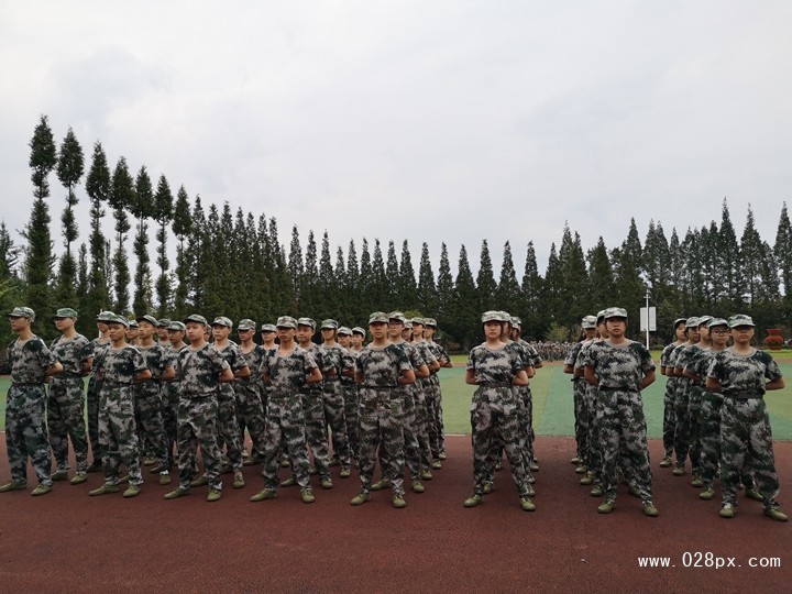 育才高一（3）班軍訓(xùn)會操風(fēng)采 (4).jpg