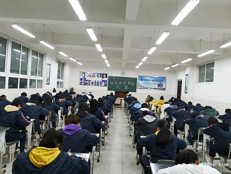 漢字英文硬筆書法比賽現(xiàn)場.jpg