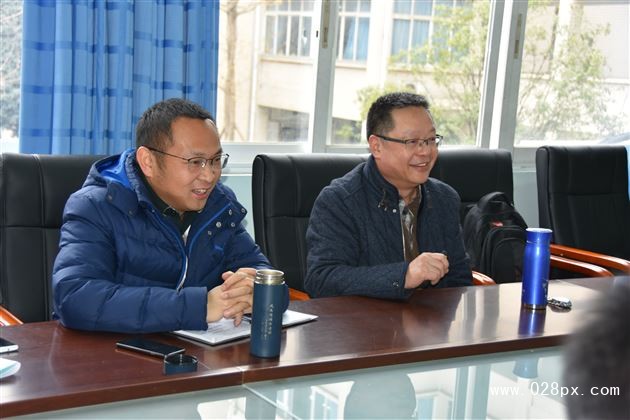 研究高考 注重本源 師生共贏——成都市教科院數(shù)學教研員段小龍指導高三數(shù)學教學