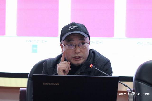 調(diào)整大小 圖3：成都市教科院生物教研員鄭達釗老師分析.jpg