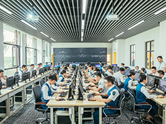四川鐵路學(xué)校招收條件_哪里的鐵路學(xué)校好_高鐵乘務(wù)員技校