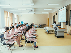 成都衛(wèi)生學(xué)校_護理專業(yè)招生要求_初中畢業(yè)可以讀衛(wèi)校嗎