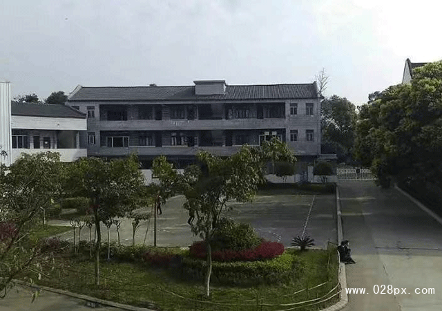 成都市莊園機電職業(yè)技術學校收費