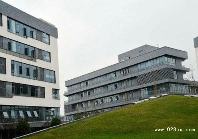 四川省成都市青蘇職業(yè)中專學校貴不貴
