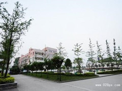 四川省瀘州市江南職業(yè)中學(xué)校的費(fèi)用