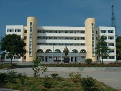 馬爾康職高學(xué)校