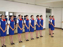 初中生走航空學(xué)校好嗎