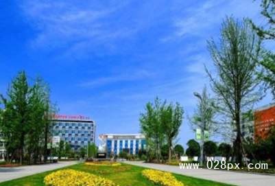 四川大學(xué)附設(shè)華西衛(wèi)生學(xué)校收費(fèi)