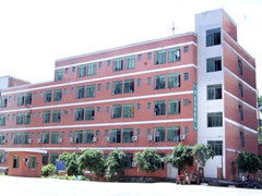 瀘州市天樺職業(yè)技術(shù)學(xué)校的費(fèi)用