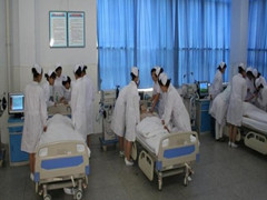 成都成醫(yī)一附院護(hù)士學(xué)校的費(fèi)用