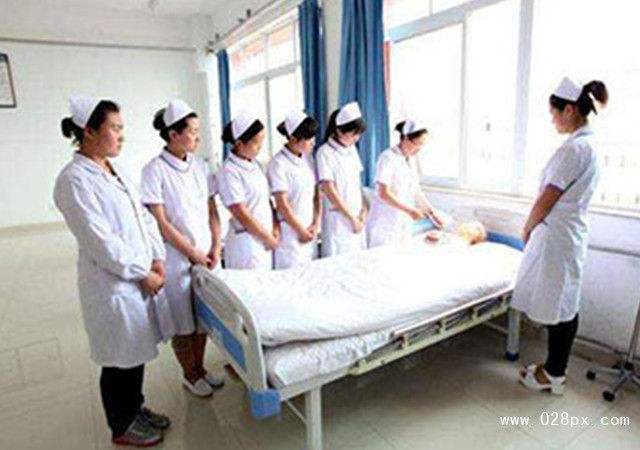 成都成醫(yī)一附院護(hù)士學(xué)校分?jǐn)?shù)線