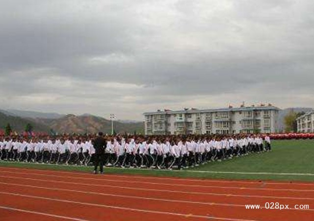 成都成醫(yī)一附院護士學校學費多少