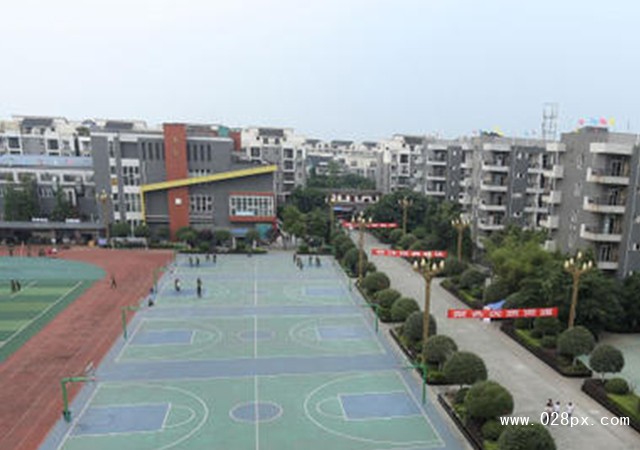 成都鐵路工程學(xué)校收費(fèi)