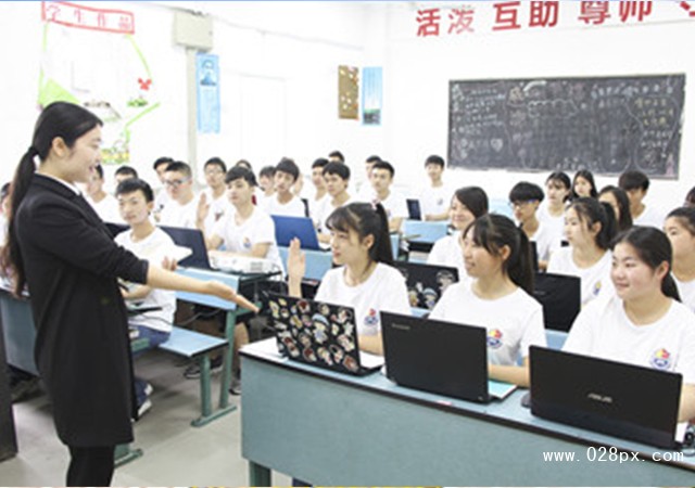 成都郫縣希望職業(yè)學(xué)校一年學(xué)費(fèi)多少