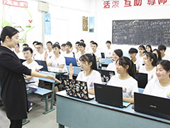 成都郫縣希望職業(yè)學(xué)校一年學(xué)費(fèi)多少