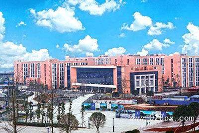 四川通用航空學(xué)校