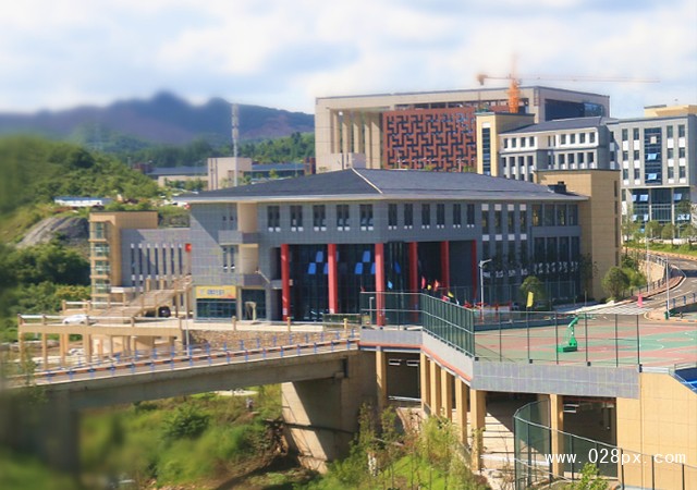 貴州農(nóng)業(yè)職業(yè)學(xué)院地址
