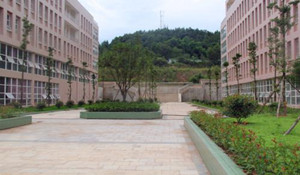 巴中現(xiàn)代職業(yè)技術(shù)學(xué)校
