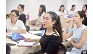 高級商務與文秘