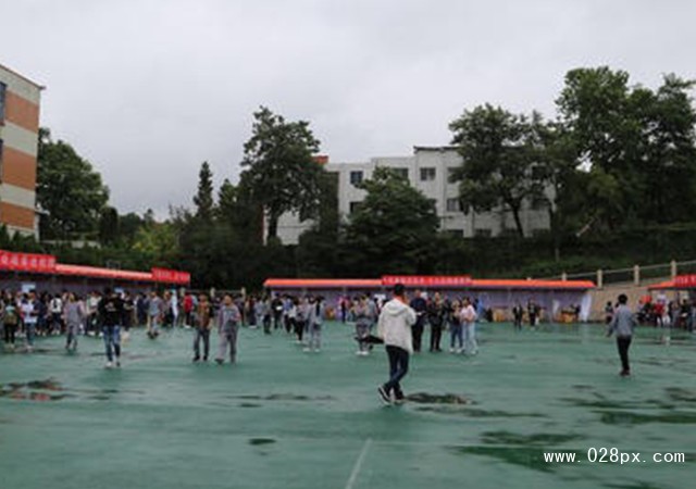 貴陽市經(jīng)濟(jì)貿(mào)易中等專業(yè)學(xué)校地址