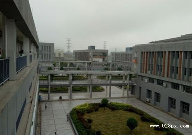 安順市平壩區(qū)中等職業(yè)學(xué)校收費(fèi)情況