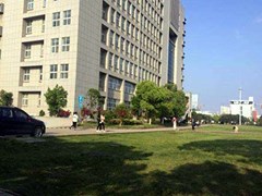 ?成都外語(yǔ)職業(yè)中專學(xué)校學(xué)費(fèi)多少