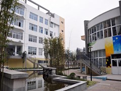 ?成都外語職業(yè)中專學(xué)校收費(fèi)情況