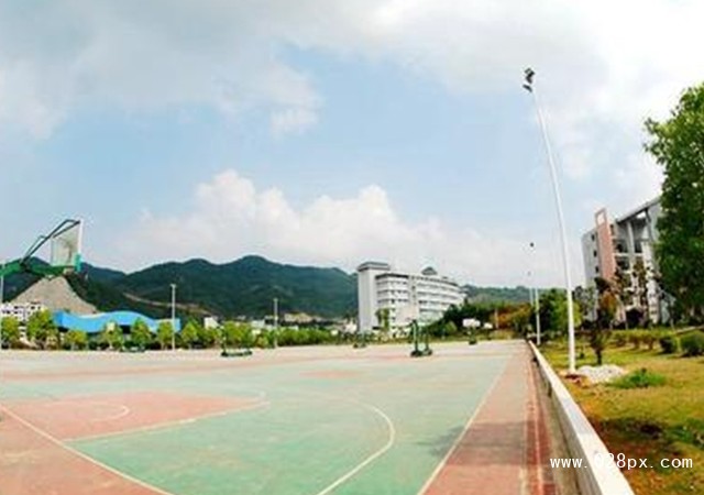銅仁工業(yè)學校招生分數線