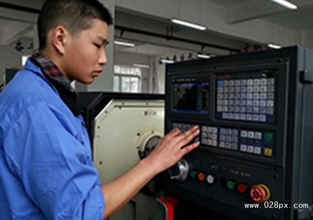 四川雅安航空工業(yè)聯(lián)合技工學(xué)校學(xué)費(fèi)多少