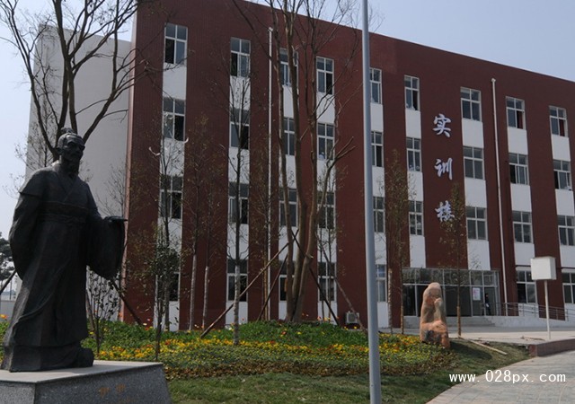 四川省商務(wù)學(xué)校怎么樣
