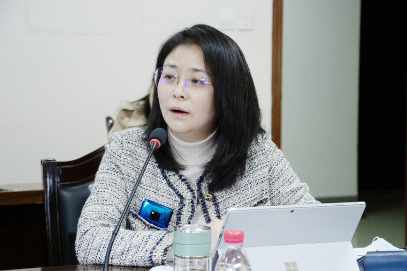成都市歷史學(xué)會副會長 范 瑛