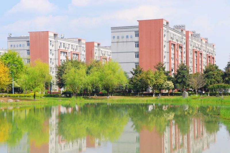 成都鐵路衛(wèi)生學(xué)校校園環(huán)境
