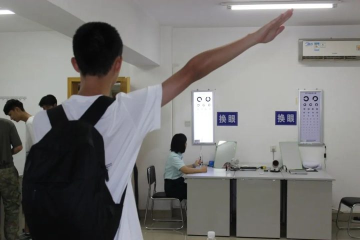 空軍飛行員招收條件-4