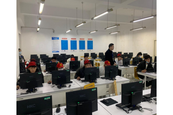 國家職業(yè)技能等級認(rèn)定考試在我校順利舉行